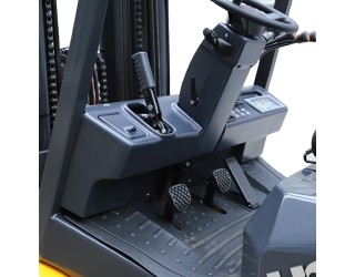Дизелов мотокар Un-forklift FD35T