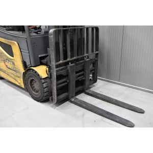 Caterpillar 2EP6000 Електрически мотокар 2.71T 4.70M 2018  L53636