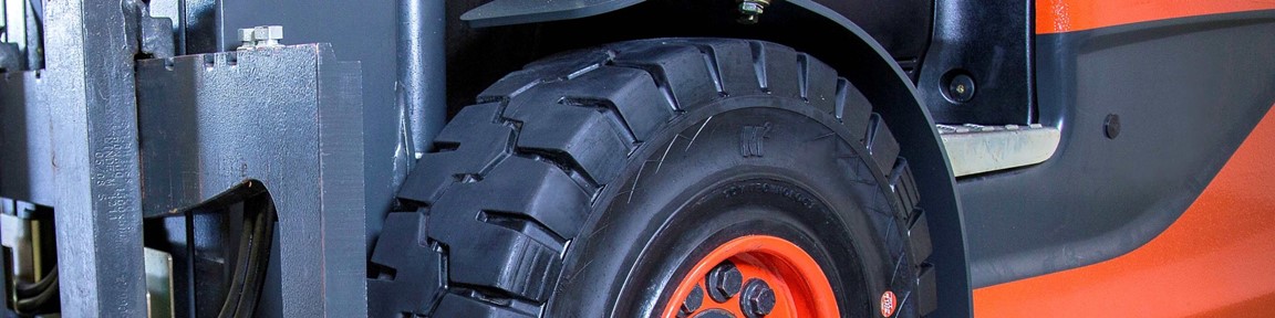 супереластични и пневматични гуми за мотокари за индустриални приложения